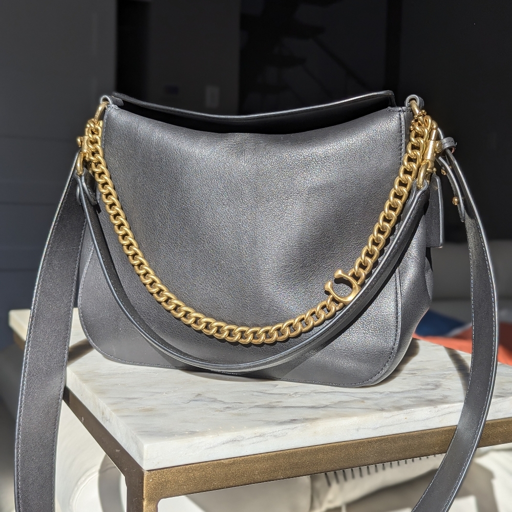 COACH SIGNATURE CHAIN HOBO